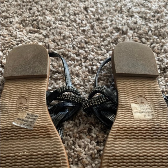 G by guess women’s sandals flip flops - Picture 4 of 4
